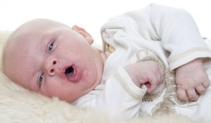 Trẻ sơ sinh 2 tháng tuổi bị ho