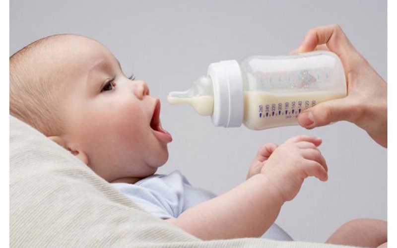 cai sữa cho bé