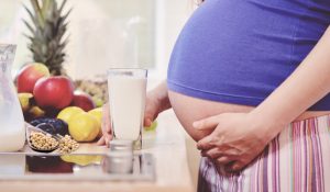 Bà bầu có nên uống các loại bột đậu? Uống thế nào để thai nhi tăng cân?