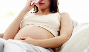 Mẹ bầu khóc trong 3 tháng đầu có ảnh hưởng gì đến thai nhi?