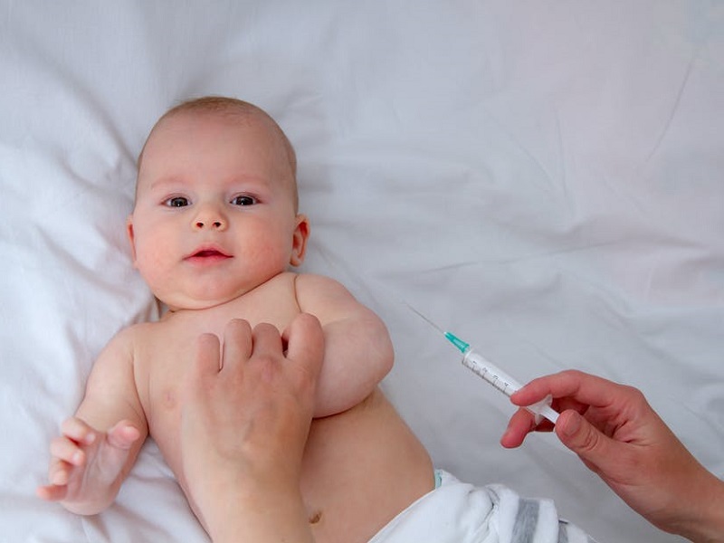 Tại sao phải tiêm phòng vaccine cho trẻ sơ sinh?