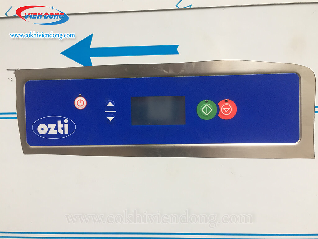 Bảng điều khiển của máy rửa bát ozti
