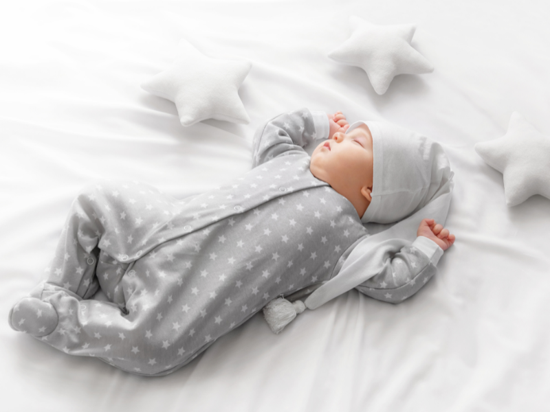 trẻ sơ sinh ngủ bao nhiêu tiếng