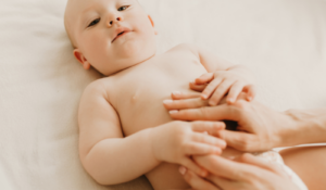 Các dấu hiệu cần nhận biết khi trẻ sơ sinh bị sôi bụng và biện pháp xử lý